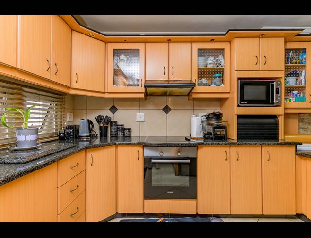 3 BEDROOM DUPLEX FOR SALE IN RESERVOIR HILLS